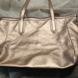 Fossil tote